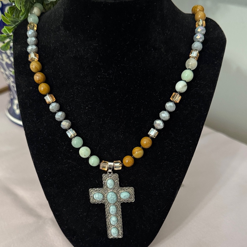 Elegant Beaded Cross Necklace - Picture 3 of 7